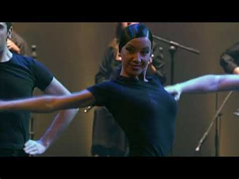 Yolanda Díaz Concert: A Symphony of Flamenco Fury and Political Passion!