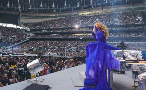 Yuna Galaxy Tour: Een Intergalactische Muziekshow Met de Koningin van Malaysian Soul!